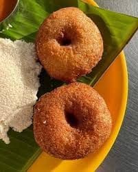 2 Idli and 1 Vada